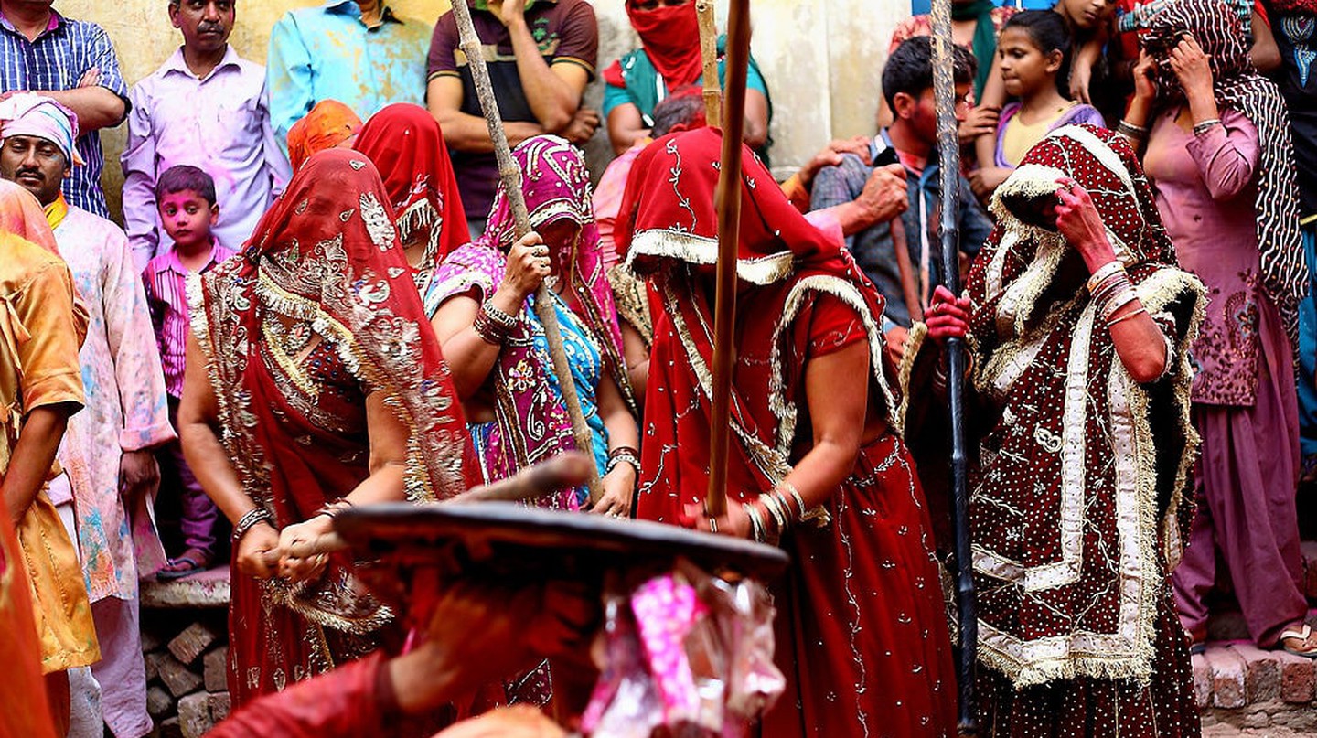 عادات وتقاليد غريبة في الهند